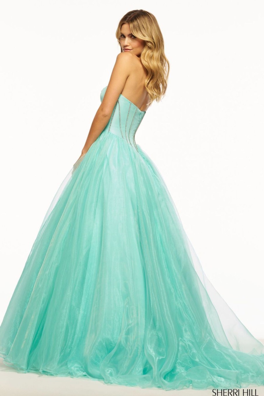 #56028 | Sherri Hill Home Online