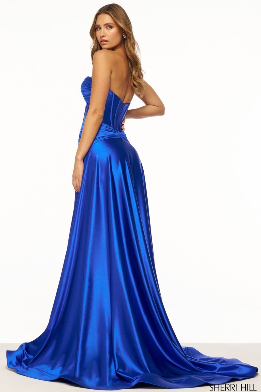 #56396 | Sherri Hill Home Hot