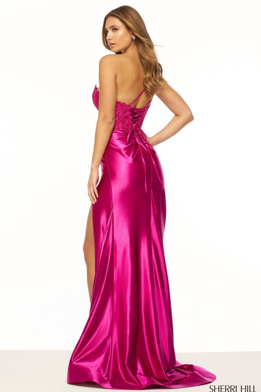 #56174 | Sherri Hill Home Hot