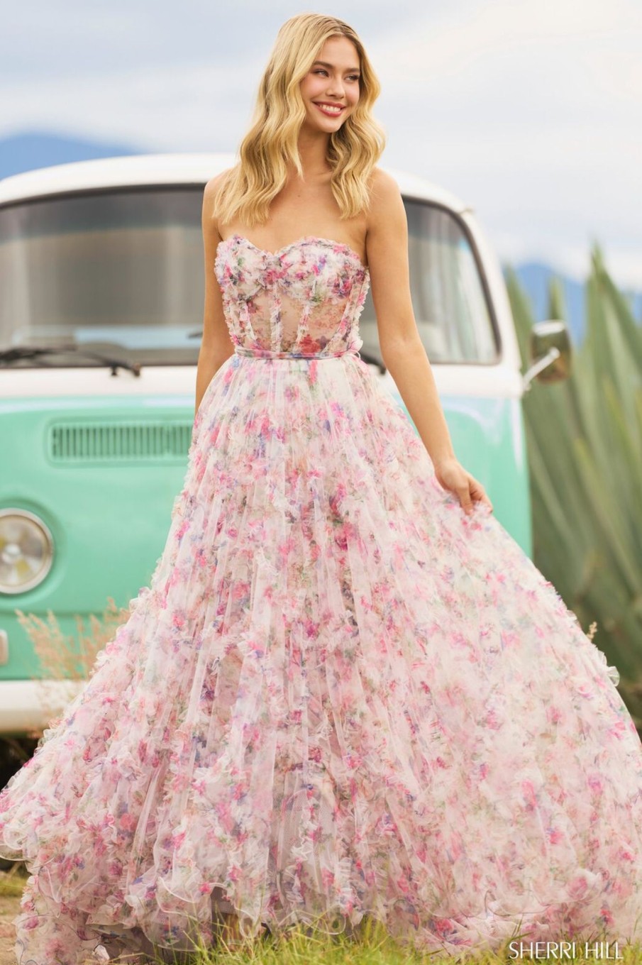 #55623 | Sherri Hill Home Online