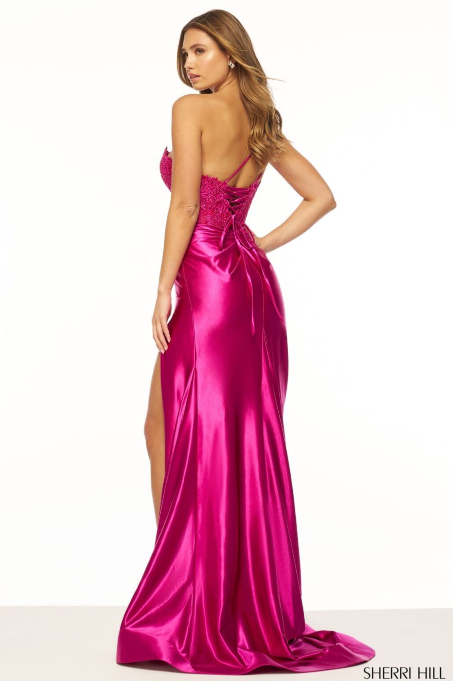 #56174 | Sherri Hill Home Best