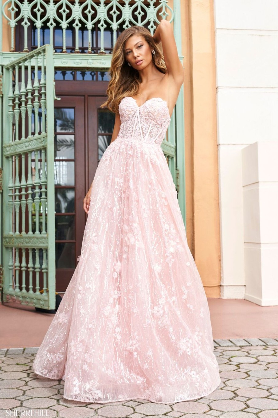 #54305 | Sherri Hill Home Best